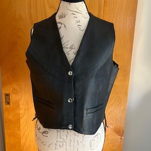 Unik black leather vest with side ties